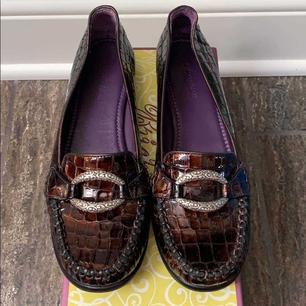 Brighton Medley Bronze Crocodile Loafer. Size 8.5